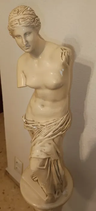 Estatua de escayola antigua