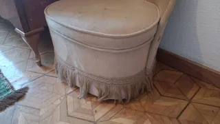 Sillón tapizado beige