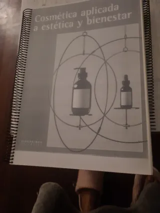 Cosmética aplicada a estética y bienestar
