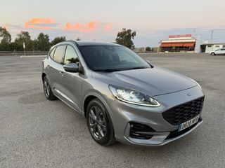 Ford Kuga 2023 St line X hybrid 4x4
