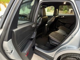 Ford Kuga 2023 St line X hybrid 4x4