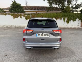 Ford Kuga 2023 St line X hybrid 4x4