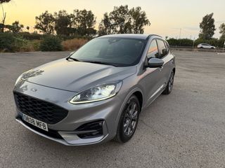 Ford Kuga 2023 St line X hybrid 4x4