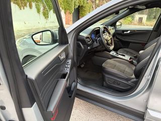 Ford Kuga 2023 St line X hybrid 4x4