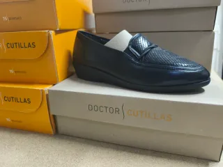 Zapatos de señora Doctor Cutillas negros