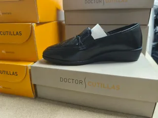 Zapatos de señora Doctor Cutillas negros