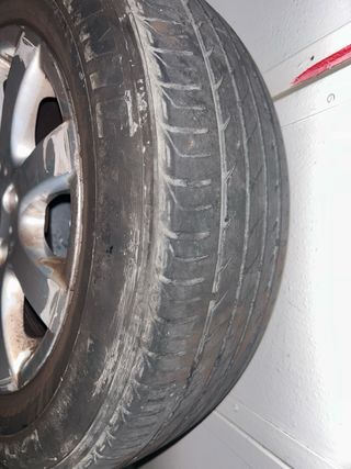 Llantas con neumáticos Volkswagen