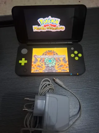  New Nintendo 2DS e 3DS con caricabatterie e gioco 