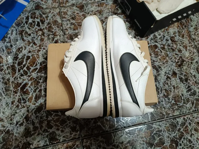 Nike Cortez Blancas y Negras