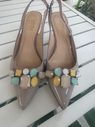 Lote Lodi: Cuñas Doradas y Tacones Rojos