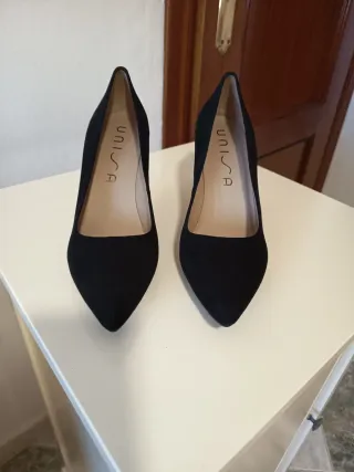 Tacones Unisa Ante Negro T. 38.5