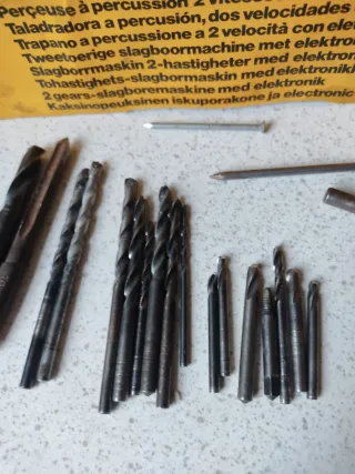 Lote de brocas para taladro y llave