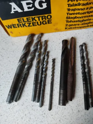 Lote de brocas para taladro y llave