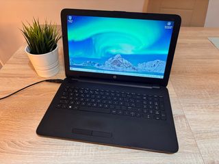 Ordenador portátil HP 250 SSD