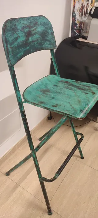 Taburete alto plegable Ikea pintado a mano "UNICO"