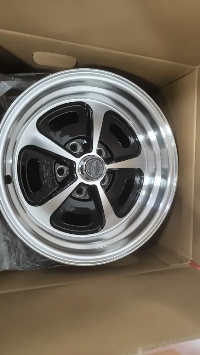4 Llantas American Racing 15x8 5x4.5 Mopar Ford
