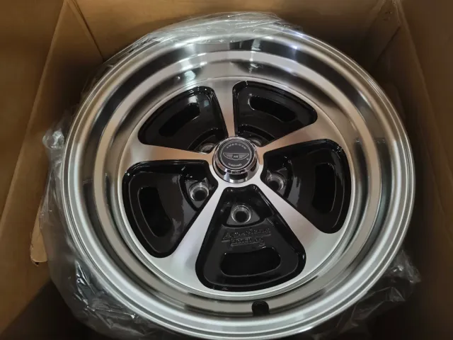4 Llantas American Racing 15x8 5x4.5 Mopar Ford