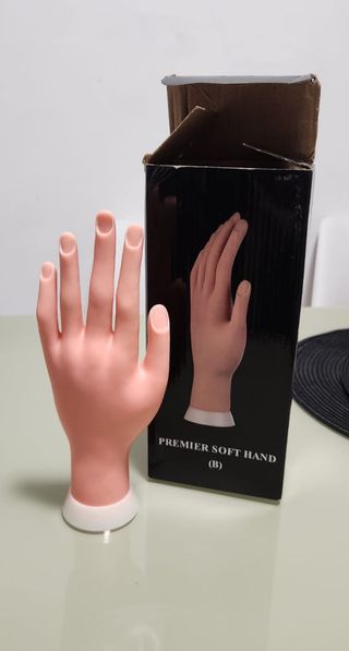 Mano FLEXIBLE para practicar Manicuria