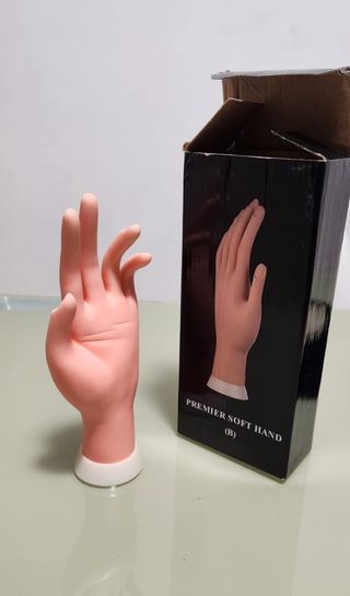 Mano FLEXIBLE para practicar Manicuria