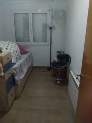 Habitación en alquiler con baño y cocina