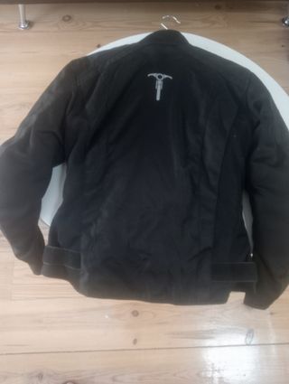 Chaqueta de moto negra