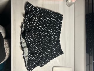 Falda corta lunares
