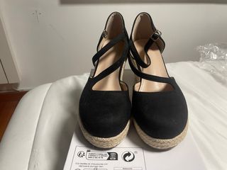Zapatos de cuña negros
