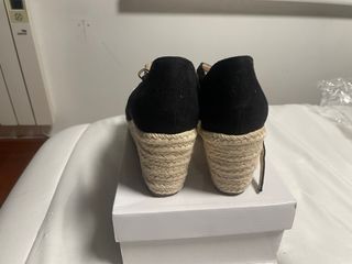 Zapatos de cuña negros