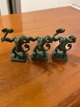 Hero Quest: 45 figuras + decorados juego 1989