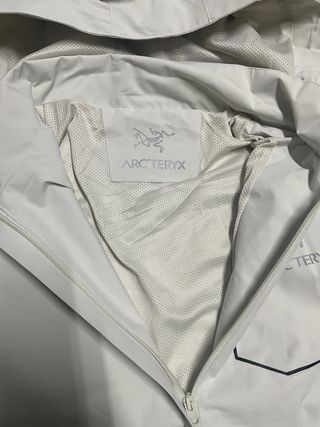 Giacca Arc'teryx Beige e Nera