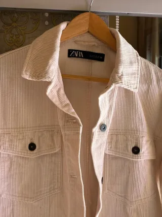 Chaqueta larga Zara beige pana