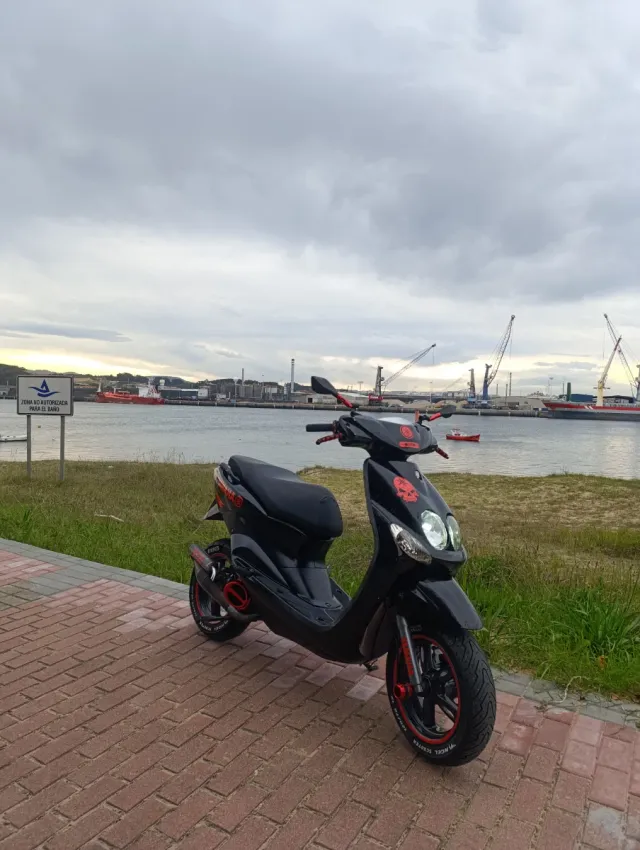 Scooter 49cc Negra
