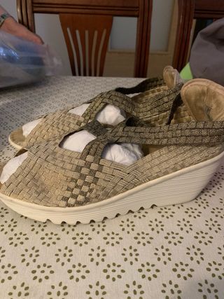 Sandalias doradas y plateadas talla 40