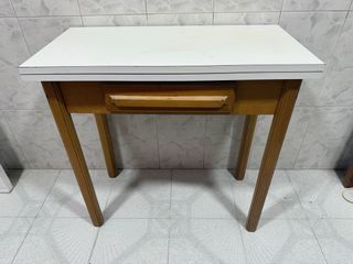 Mesa de cocina extensible de madera 