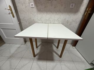 Mesa de cocina extensible de madera 