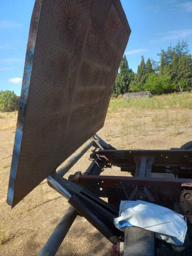 Trampilla-Plataforma elevadora camión 1500kg 24v