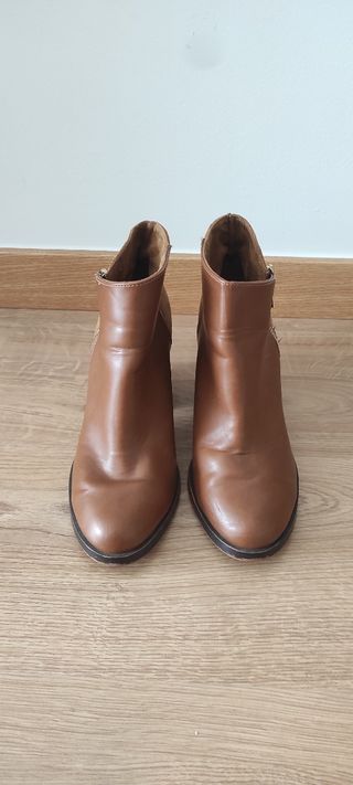 Botines marrones con cremallera