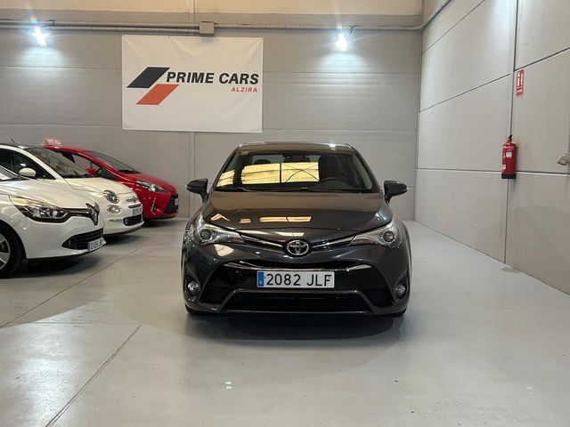 Toyota Avensis 2016