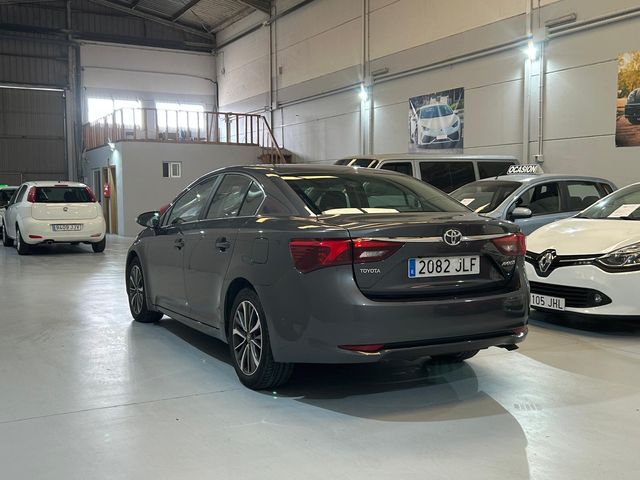 Toyota Avensis 2016
