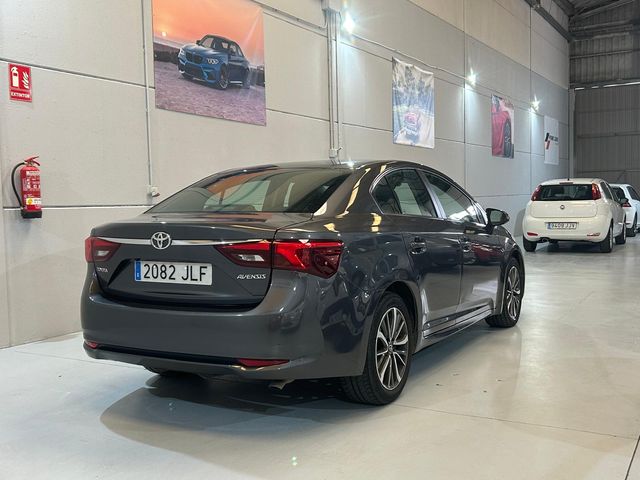 Toyota Avensis 2016