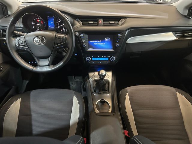 Toyota Avensis 2016