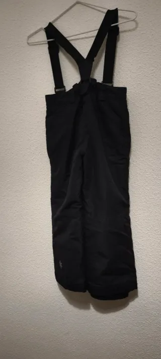 Pantalón de nieve con tirantes negro
Talla 110/116