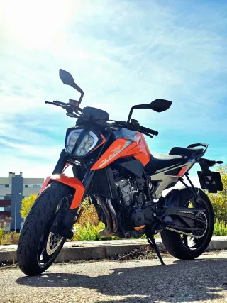 KTM Duke 790 (2020) - 14.000 Km - 6.000 € - Madrid