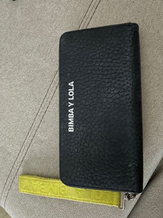 Cartera Bimba y Lola Negra con Tira Amarilla