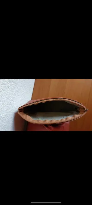 Bolso de cuero con monedero a juego