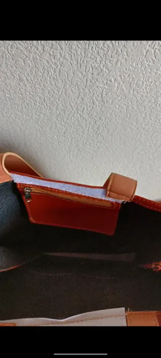 Bolso de cuero con monedero a juego