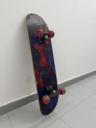 Monopatín Spiderman