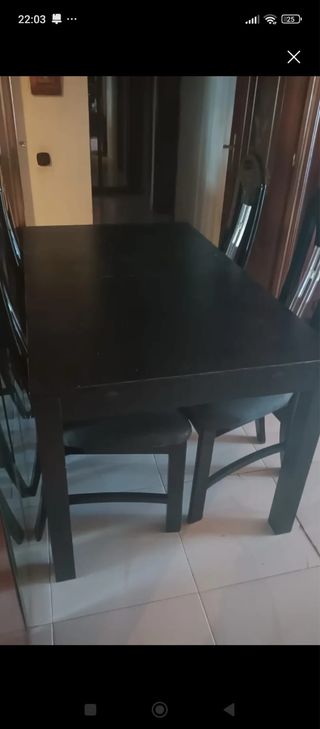 Tavolo da pranzo senza sedie