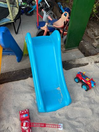 Scivoli per bambini gialli marca CHICCO