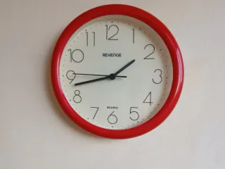Orologio da parete vintage rosso